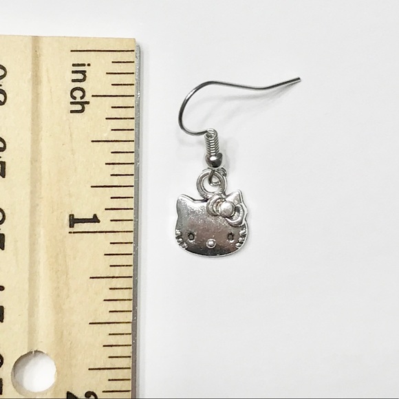 New Hello Kitty Earrings - Picture 3 of 3